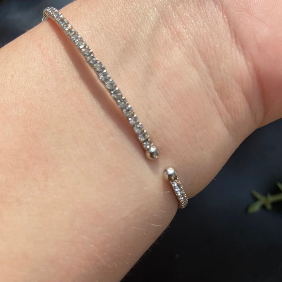 Silver Luxury Bracelet - Picture 3 of 7
